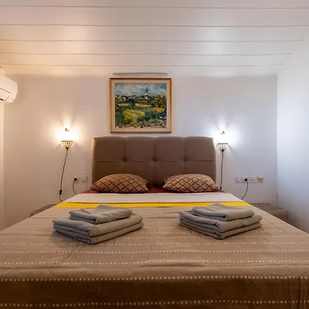 Villaistra Guest house