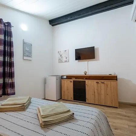 Villaistra Guest house Premantura
