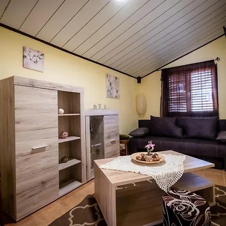 Villaistra Gasthof 3*